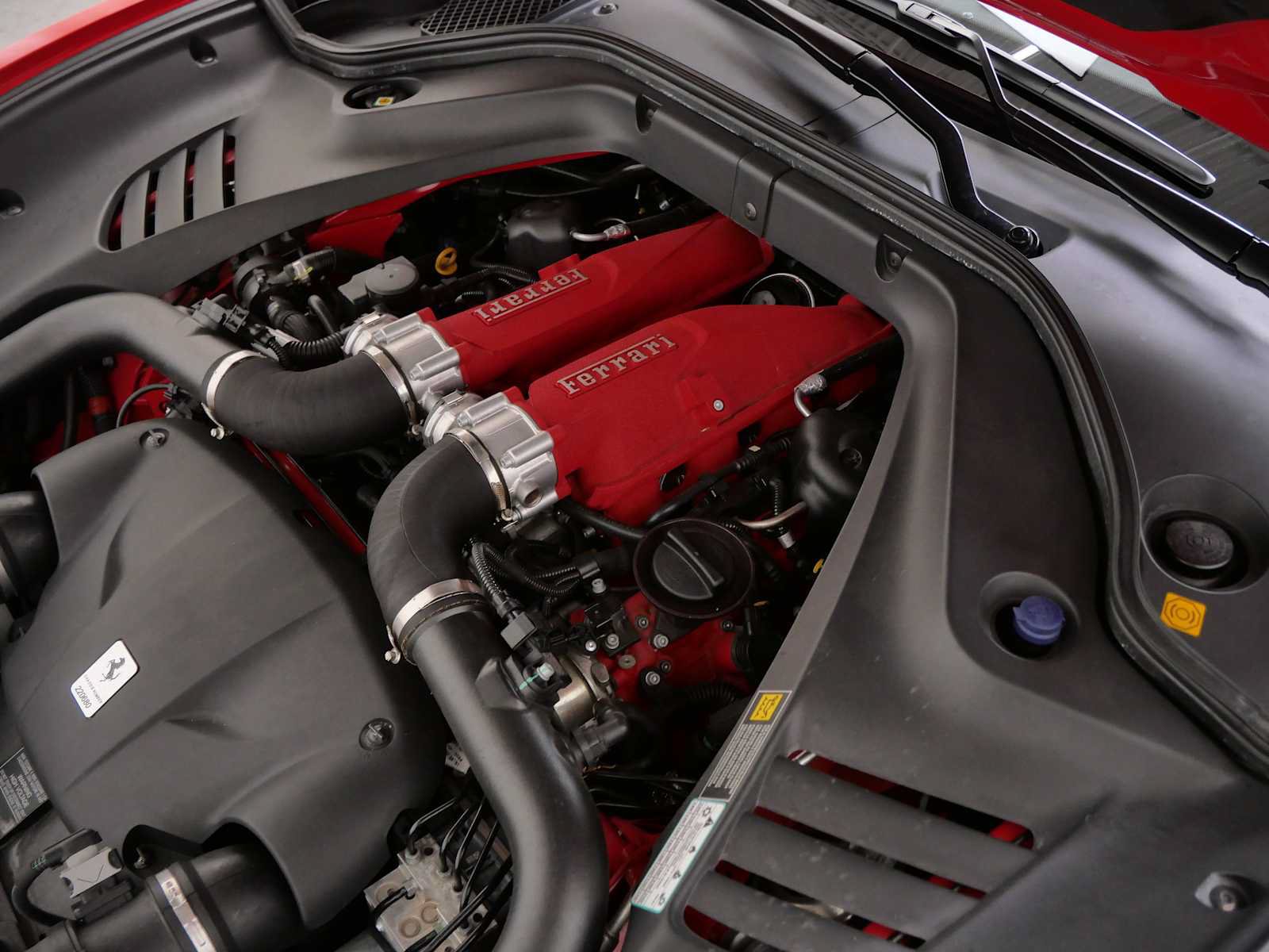 Certified 2017 Ferrari California T RWD image 33