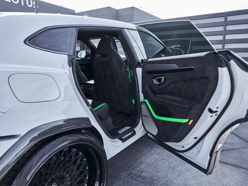 Used 2024 Lamborghini Urus Performante image 35