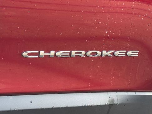 Used 2020 Jeep Cherokee Limited image 9