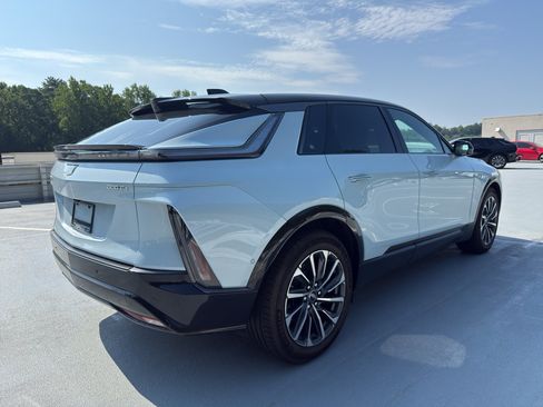 Used 2024 Cadillac Lyriq Sport AWD/4WD image 3