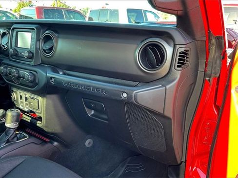 Used 2018 Jeep Wrangler Sport S image 16