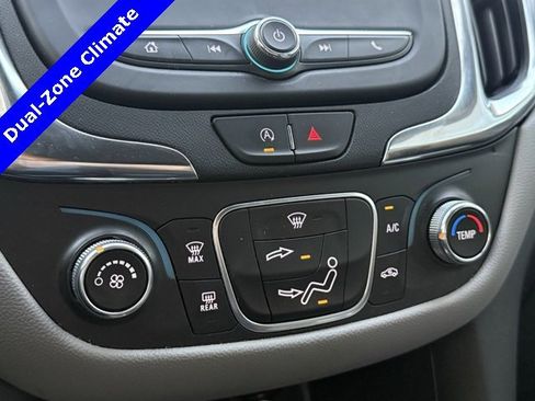 Used 2022 Chevrolet Equinox LS w/ LS Convenience Package image 4