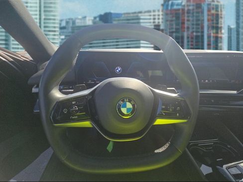 Used 2024 BMW 530i image 10