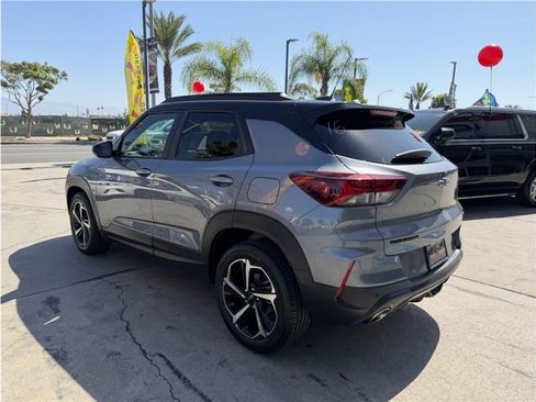 Used 2021 Chevrolet TrailBlazer RS w/ Technology Package FWD image 4