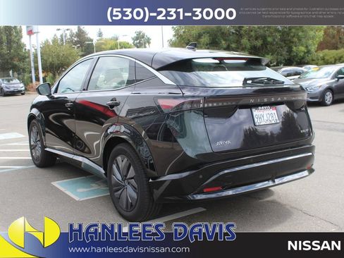 Used 2023 Nissan Ariya FWD image 9