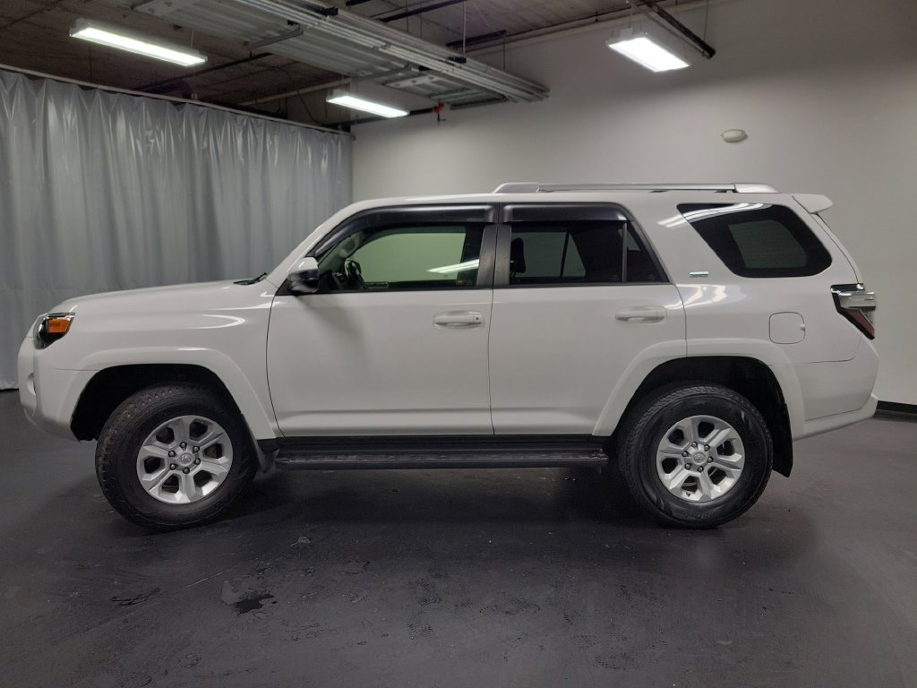 Used 2018 Toyota 4Runner SR5 w/ Wilderness Package AWD/4WD image 5