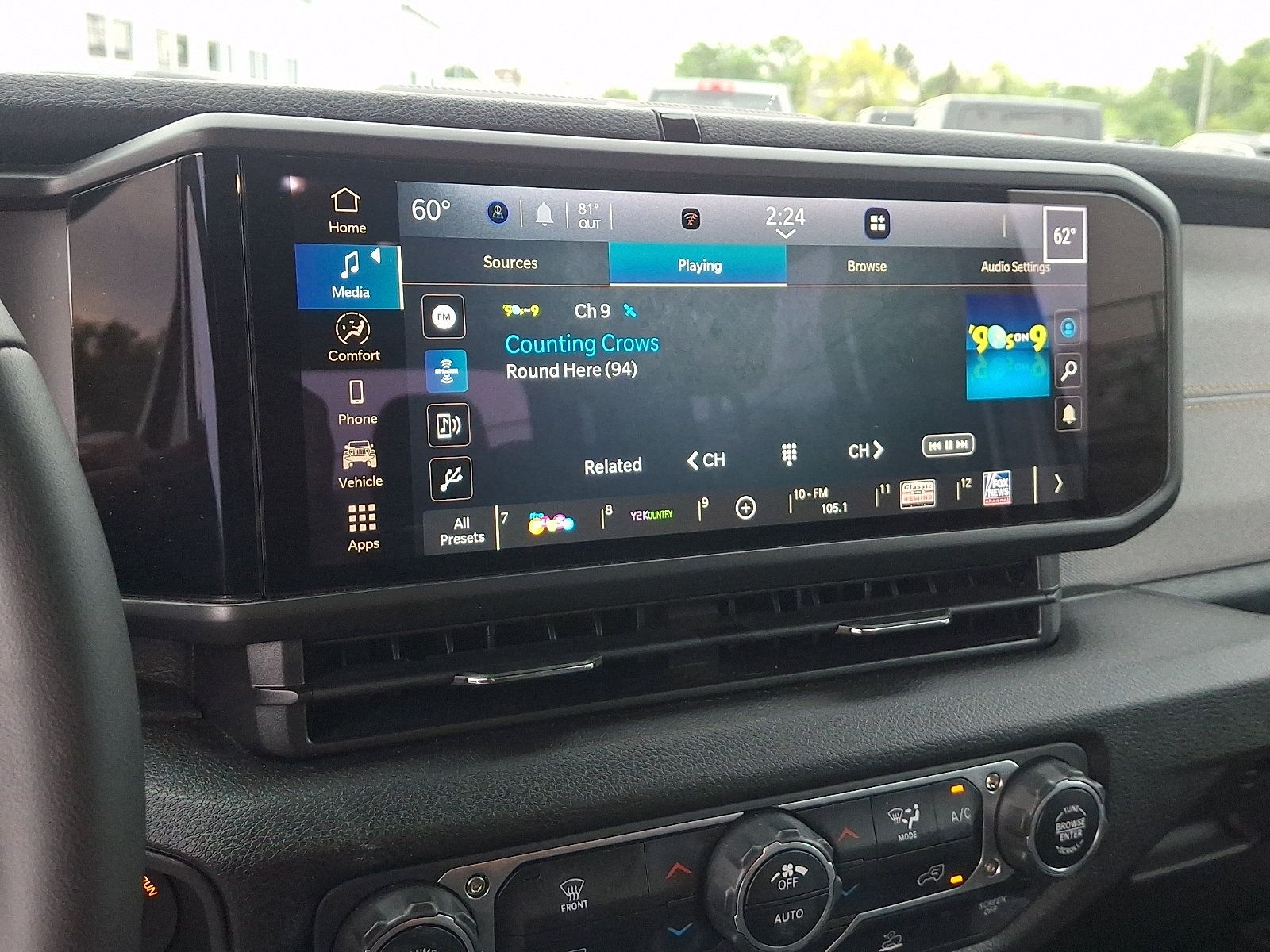Used 2025 Jeep Gladiator Sport AWD/4WD image 14