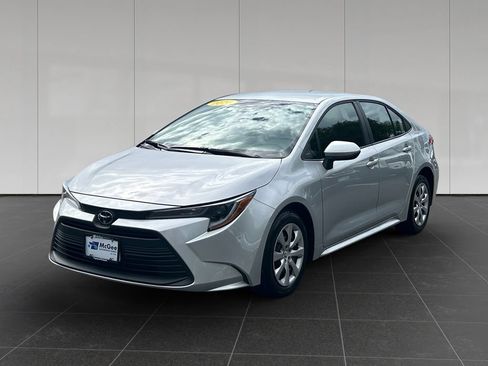 Used 2026 Toyota Corolla LE FWD image 1