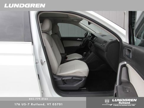 Used 2020 Volkswagen Tiguan SEL w/ 3rd Row Seat Package image 9