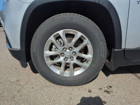 Used 2021 Chevrolet Traverse LT w/ LPO, Floor Liner Package AWD/4WD image 35