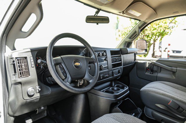 Used 2020 Chevrolet Express 3500 w/ Driver Convenience Package RWD image 2