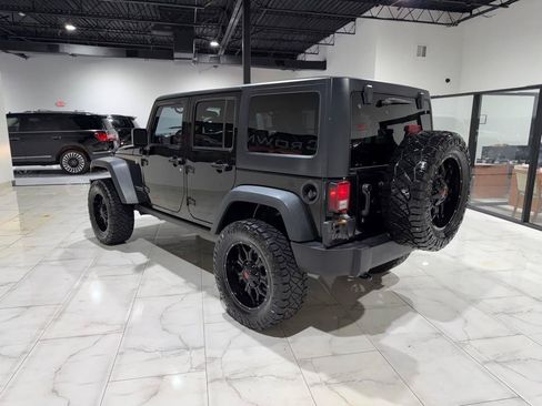 Used 2016 Jeep Wrangler Unlimited Rubicon w/ Connectivity Group AWD/4WD image 10