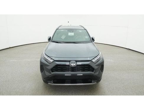 Used 2025 Toyota RAV4 SE w/ Weather Package AWD/4WD image 20
