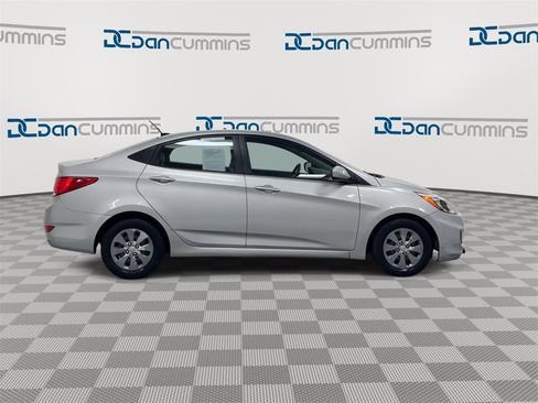Used 2016 Hyundai Accent SE image 9