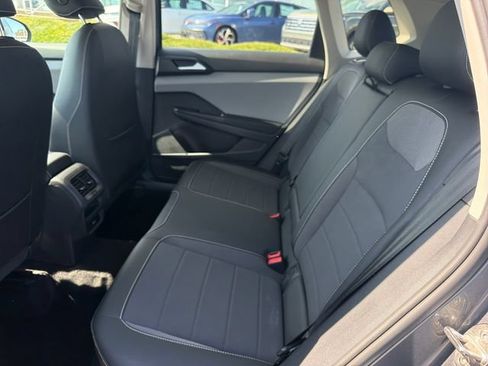 Certified 2022 Volkswagen Taos SE FWD image 22