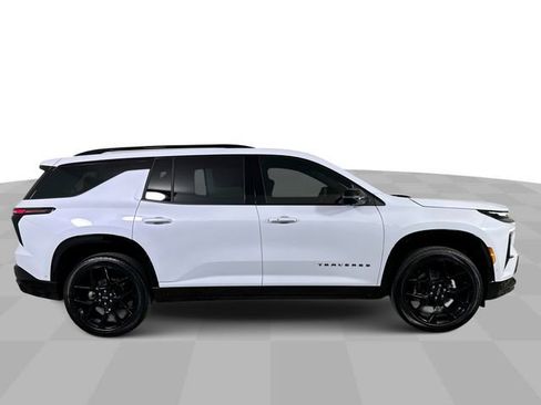 New 2026 Chevrolet Traverse RS w/ LPO, Floor Liner Package AWD/4WD image 9