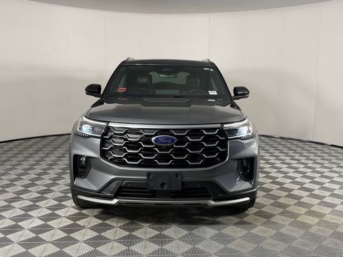 Used 2025 Ford Explorer Platinum w/ LUX Leather Package AWD/4WD image 11