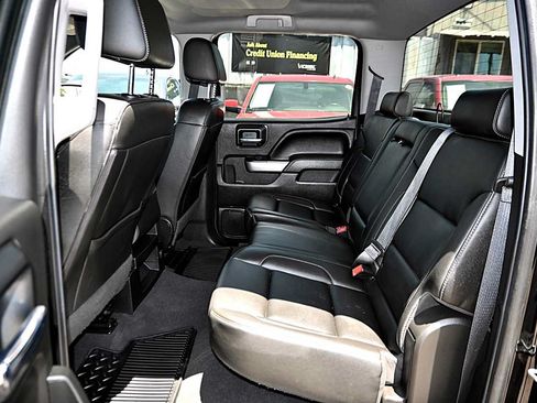 Used 2018 Chevrolet Silverado 1500 LT w/ All Star Edition AWD/4WD image 10