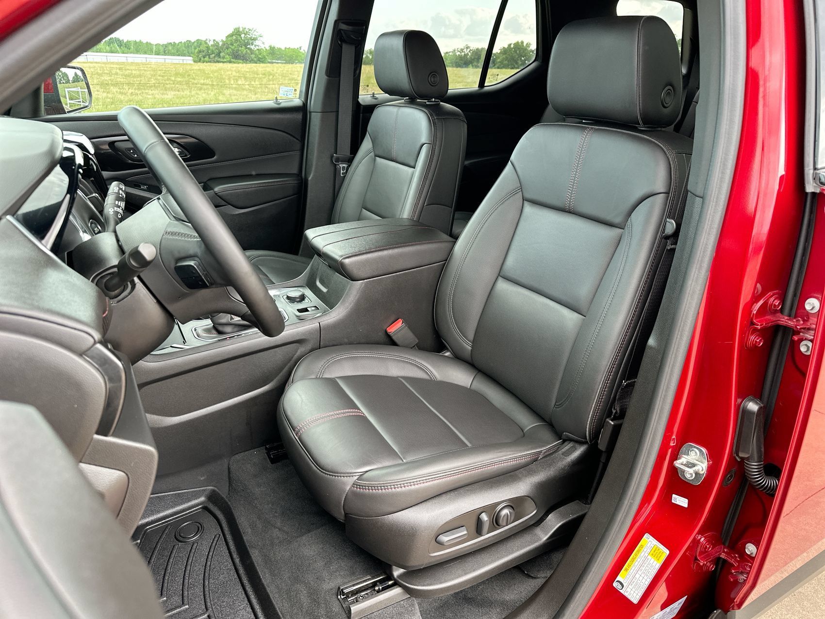Used 2023 Chevrolet Traverse RS AWD/4WD image 11