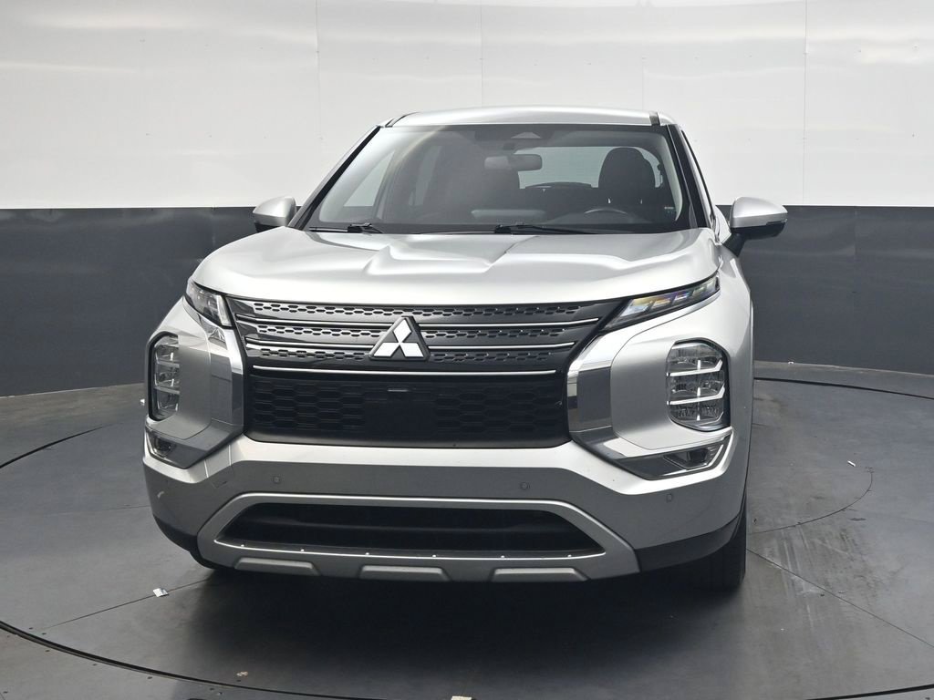 Used 2024 Mitsubishi Outlander SE FWD image 12