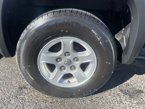 Used 2005 Dodge Dakota SLT image 12