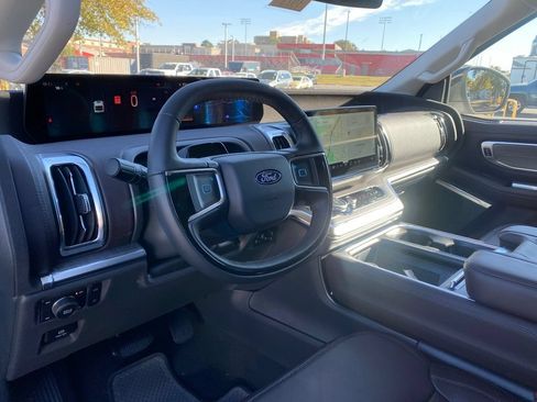 New 2025 Ford Expedition Platinum w/ Platinum Ultimate Package AWD/4WD image 12