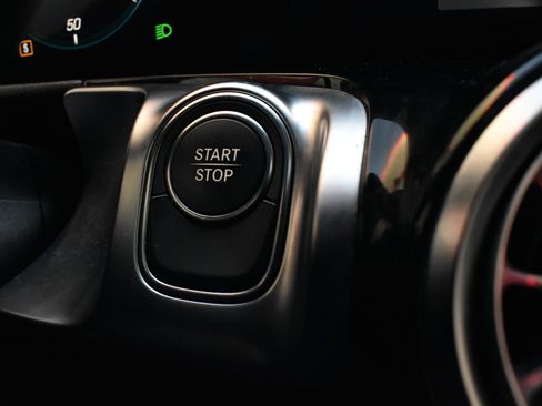 Used 2023 Mercedes-Benz EQB 300 4MATIC image 40