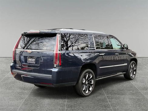 Used 2019 Cadillac Escalade ESV Platinum image 10
