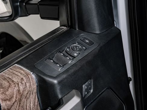 Used 2019 Ford F250 Lariat w/ Lariat Value Package image 33