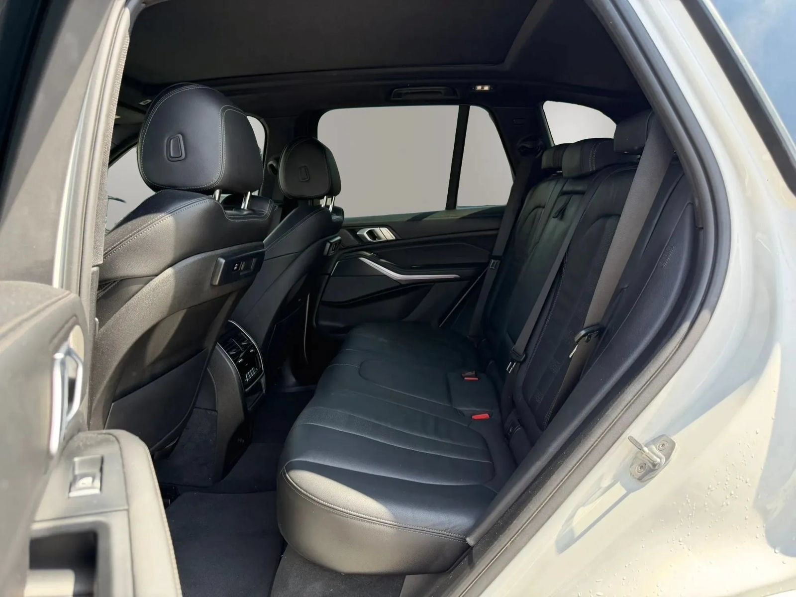 Used 2020 BMW X5 xDrive40i w/ M Sport Package AWD/4WD image 34