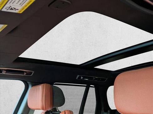 New 2026 Land Rover Range Rover SV AWD/4WD image 15