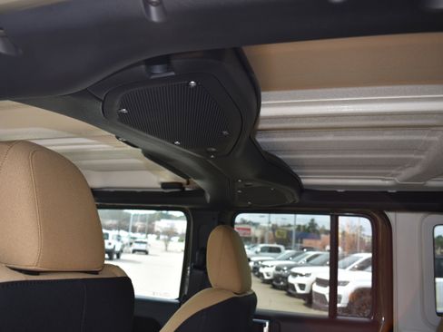 New 2026 Jeep Wrangler Unlimited Sport image 27