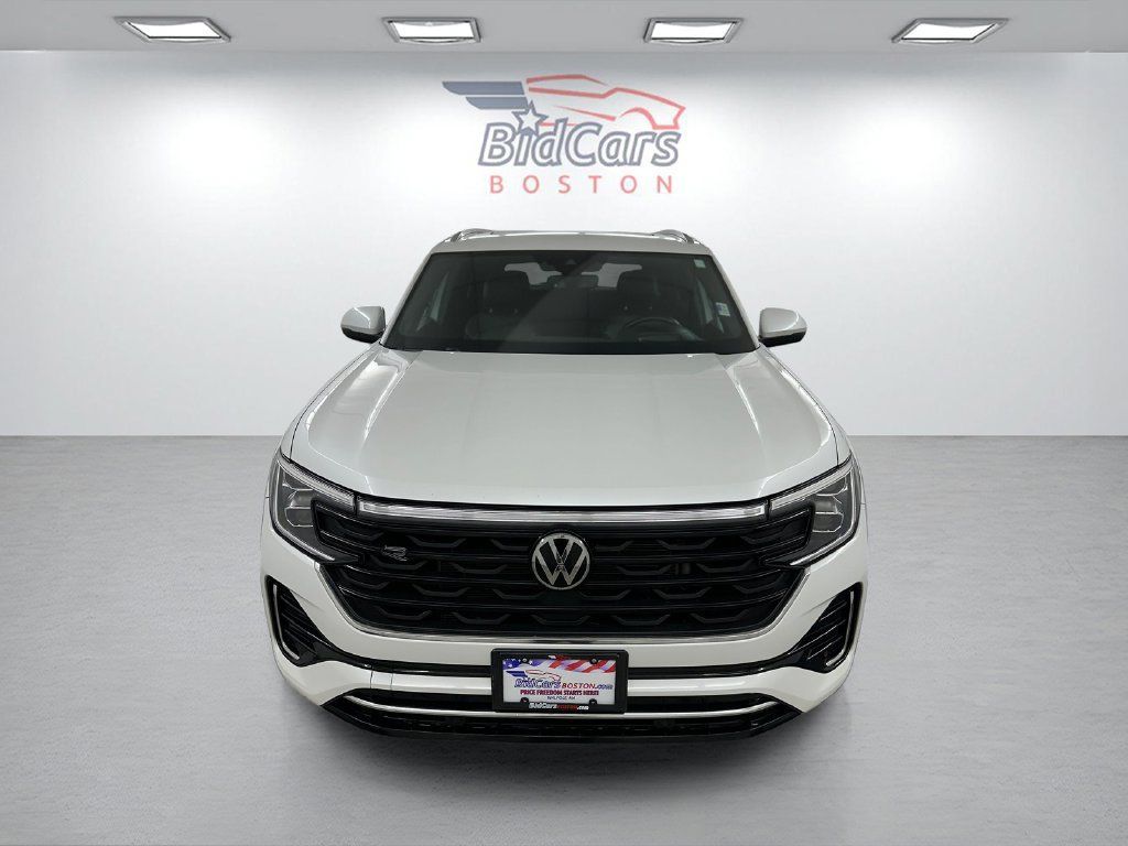 Used 2024 Volkswagen Atlas Cross Sport SEL R-Line AWD/4WD image 2