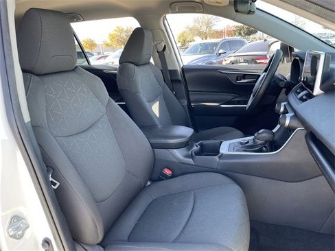 Used 2024 Toyota RAV4 XLE image 27