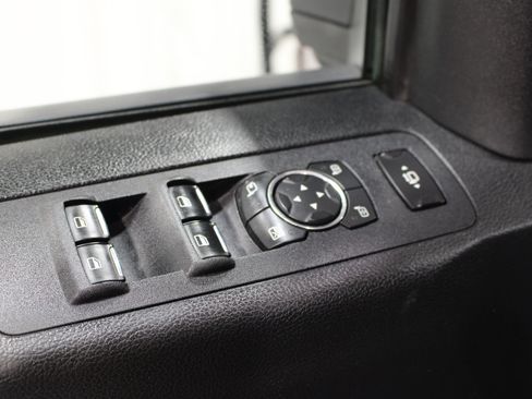 Used 2019 Ford F350 Lariat w/ Lariat Value Package AWD/4WD image 7