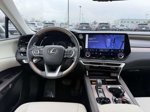 Used 2023 Lexus RX 350h image 8