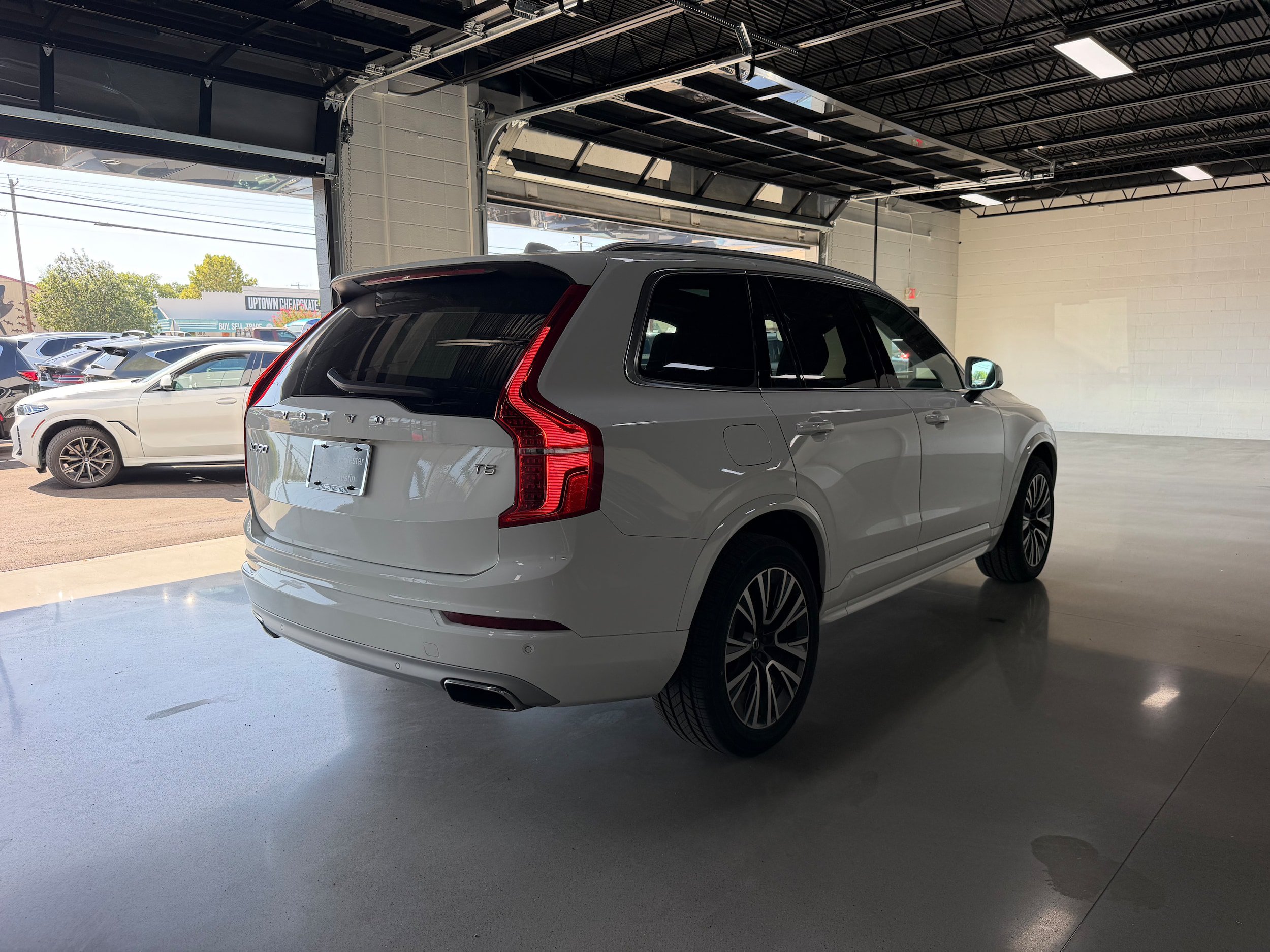 Used 2020 Volvo XC90 T5 Momentum FWD image 6
