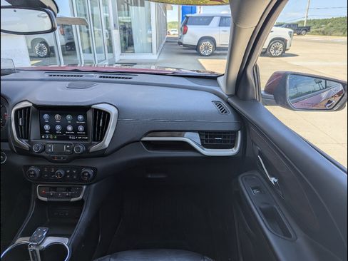 Used 2024 GMC Terrain Denali w/ LPO, Floor Liner Package AWD/4WD image 4