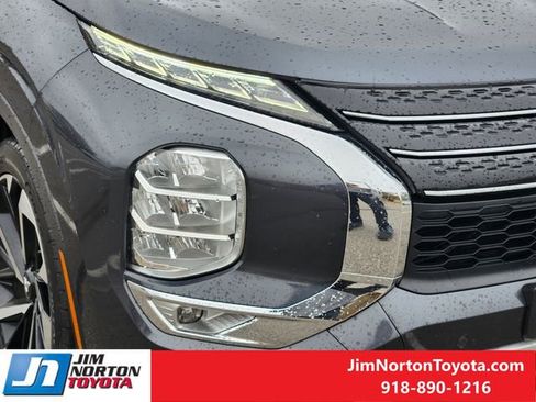 Used 2024 Mitsubishi Outlander SE image 9