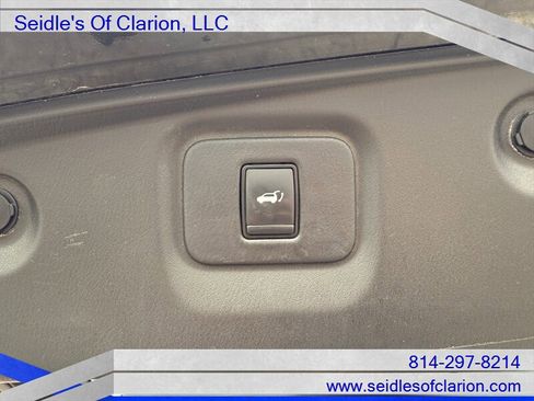 Used 2018 Nissan Pathfinder SL image 10