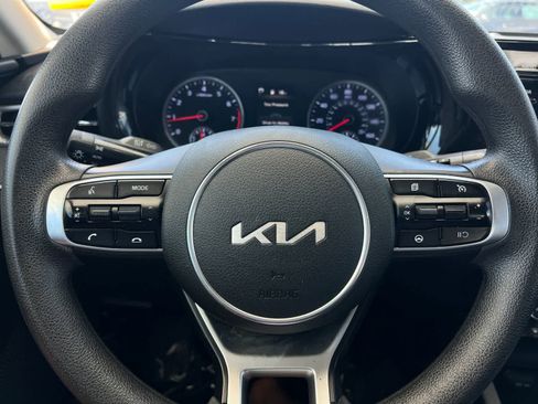 Used 2022 Kia K5 LXS FWD image 23