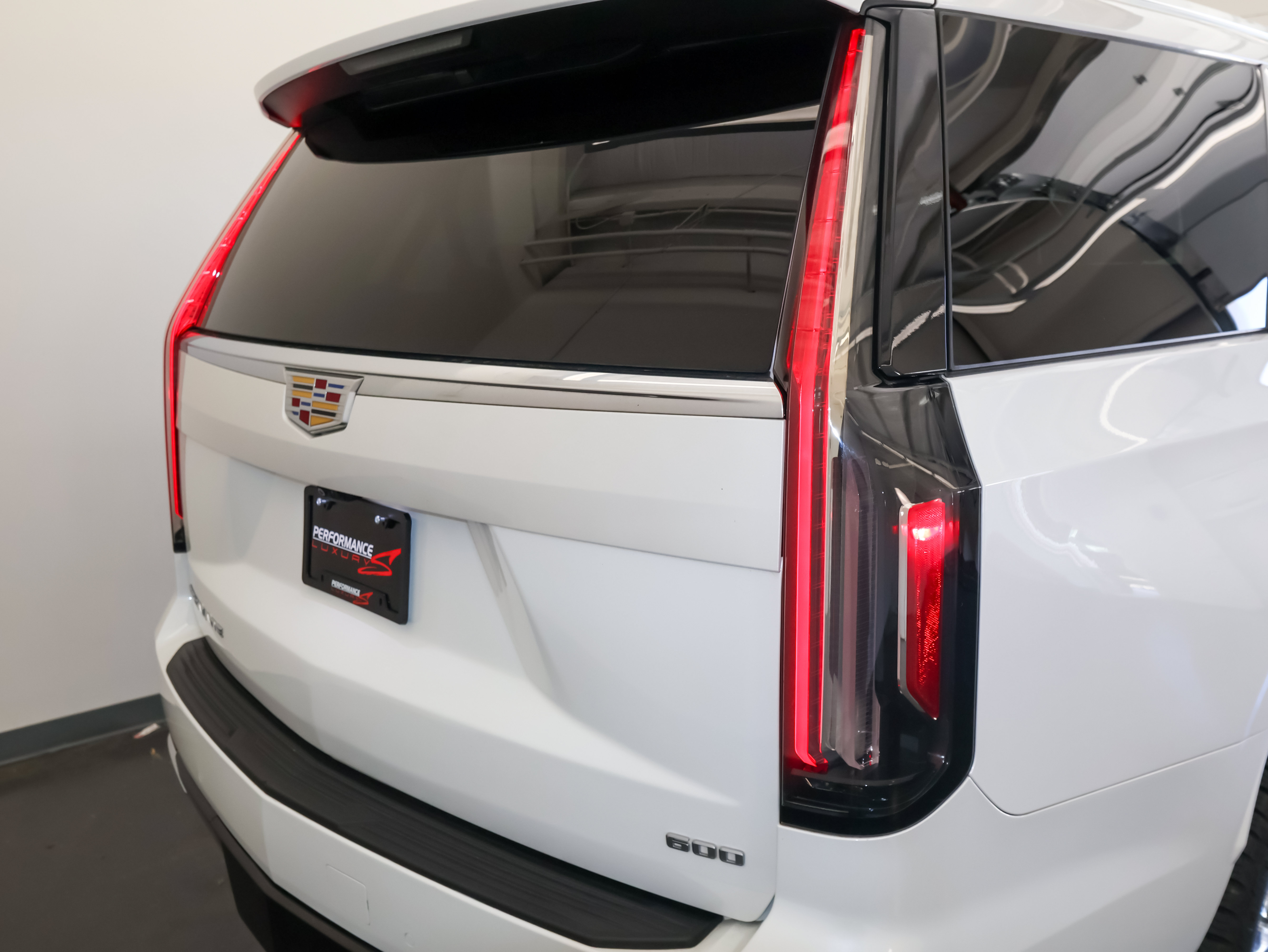 Used 2024 Cadillac Escalade Premium Luxury w/ Performance Package AWD/4WD image 61