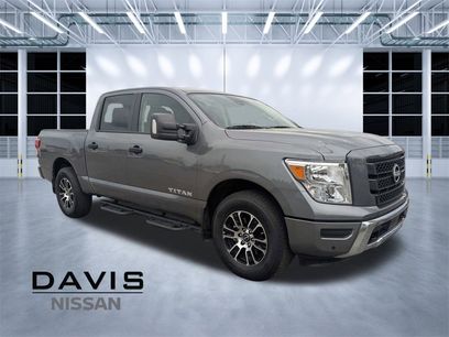 Used 2024 Nissan Titan SV w/ SV Convenience Package