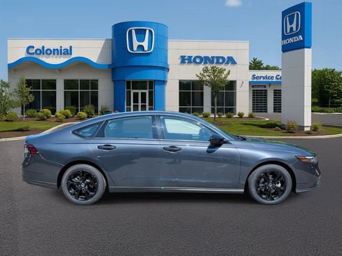 Used 2025 Honda Accord SE image 7