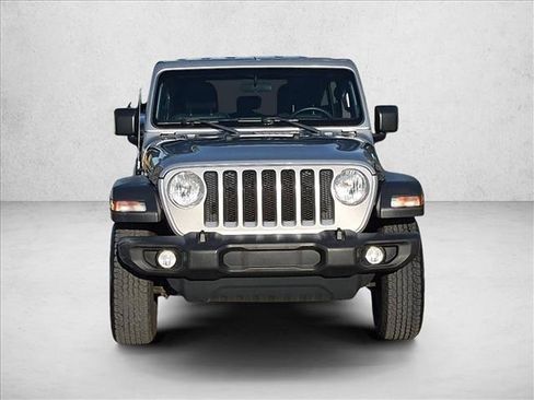 Used 2018 Jeep Wrangler Unlimited Sport S AWD/4WD image 2