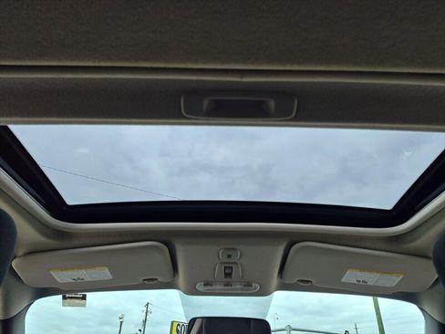 Used 2011 Nissan Juke SV image 24