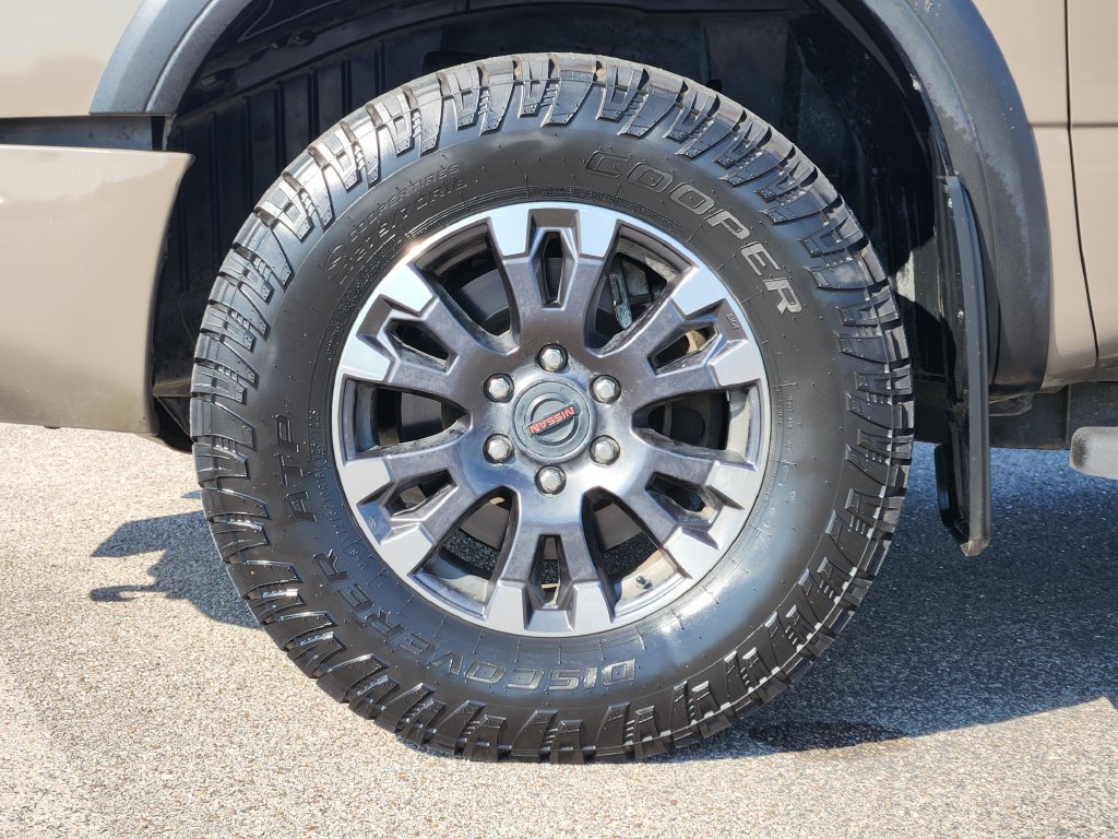 Used 2021 Nissan Titan PRO-4X w/ Pro-4x Convenience Package AWD/4WD image 7