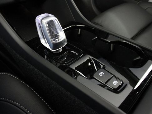 New 2025 Volvo XC40 B5 Plus w/ Protection Package Premier image 7