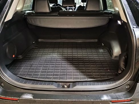 Used 2023 Toyota RAV4 XLE Premium image 19