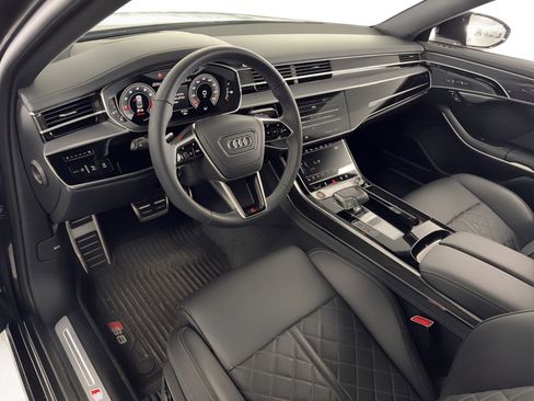 Used 2025 Audi S8 image 4
